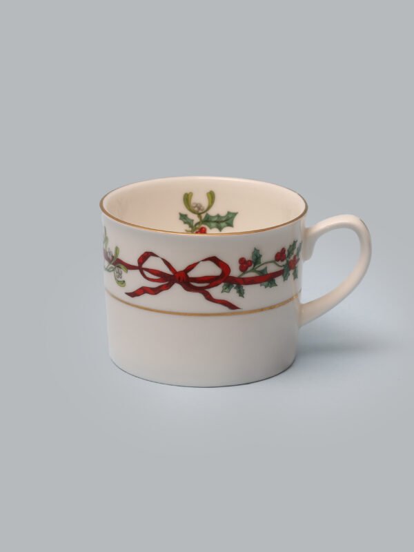 luxury mug with gold lining, beautiful tea/coffee cup